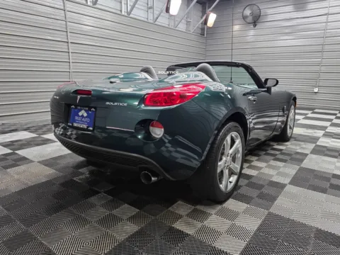 More photos of 2006 Pontiac Solstice at Trust Auto, MD