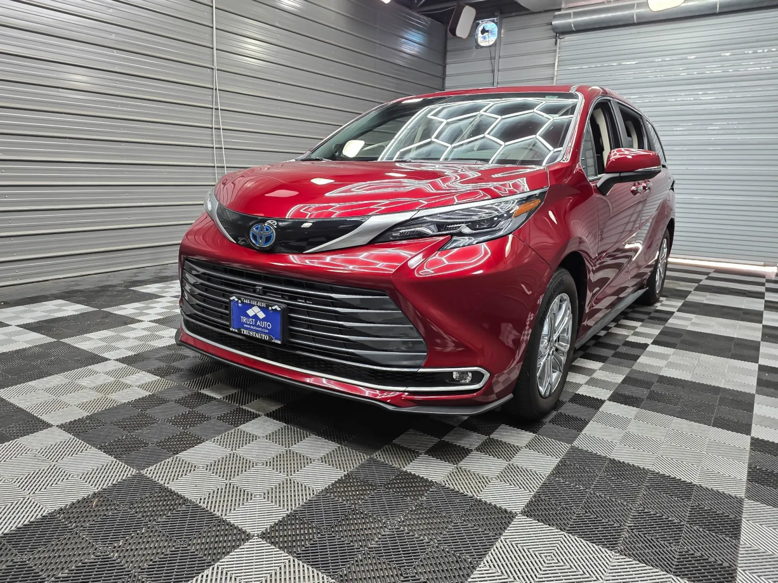 Unknown 2024 Toyota Sienna Platinum for sale in Sykesville, MD