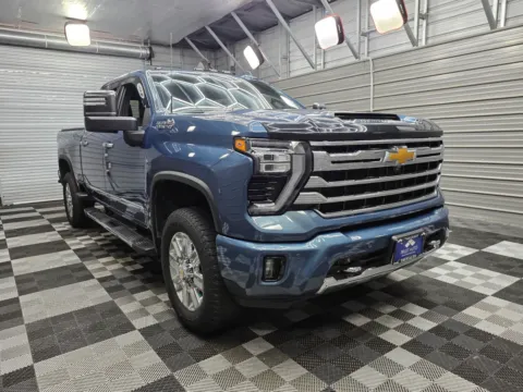 More photos of 2025 Chevrolet Silverado 2500HD High Country 4WD Crew Cab Pickup Truck w/Technology Pkg at Trust Auto, MD