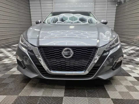 Another view of 2022 Nissan Altima 2.5 SV AWD Sedan w/Premium Pkg for sale in Sykesville, MD at Trust Auto