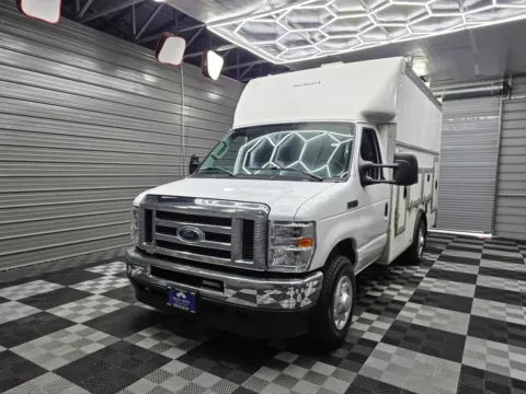 2022 Ford E-Series Cutaway E-350 SD for sale in Sykesville, MD