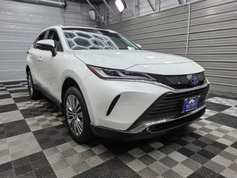 Another view of 2024 Toyota Venza XLE for sale in Sykesville, MD at Trust Auto