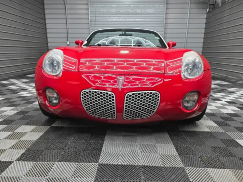 Photos of 2006 Pontiac Solstice for sale in Sykesville, MD at Trust Auto