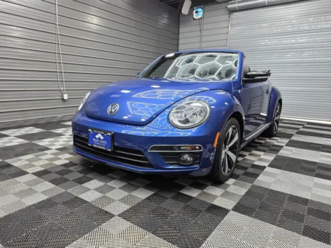 2014 Volkswagen Beetle Convertible 2.0T R-Line w/Sound for sale in Sykesville, MD