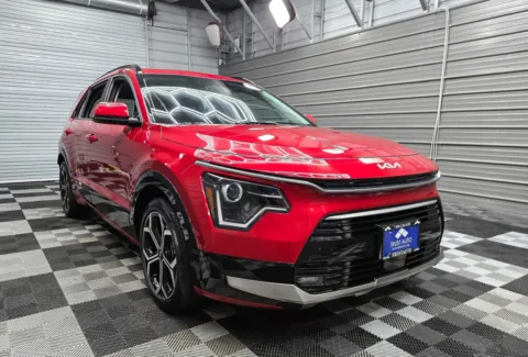 More photos of 2024 Kia Niro EX Touring Hybrid-Electric SUV at Trust Auto, MD