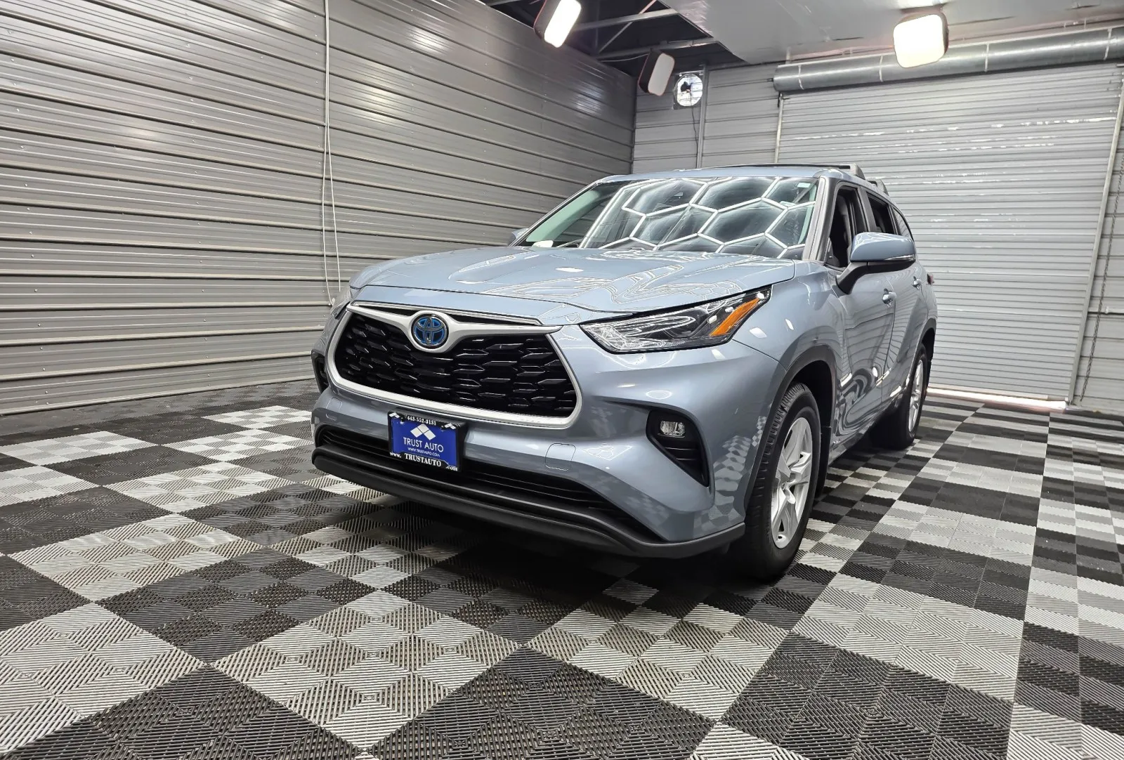 2023 Toyota Highlander Hybrid LE