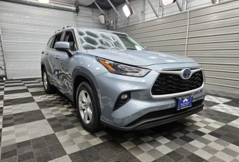 Another view of 2023 Toyota Highlander Hybrid LE for sale in Sykesville, MD at Trust Auto