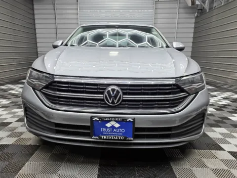 Photos of 2022 Volkswagen Jetta SE for sale in Sykesville, MD at Trust Auto