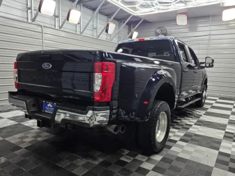 More photos of 2022 Ford Super Duty F-350 DRW LARIAT at Trust Auto, MD