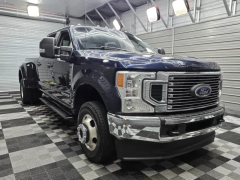 Another view of 2022 Ford Super Duty F-350 DRW LARIAT for sale in Sykesville, MD at Trust Auto
