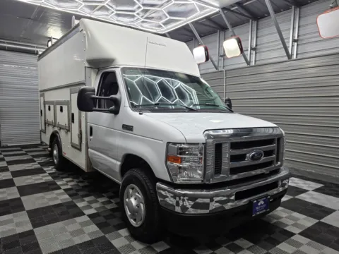 More photos of 2022 Ford E-Series E-350 Cutaway 138''WB 12FT Box Commercial/Utility/Service Truck at Trust Auto, MD