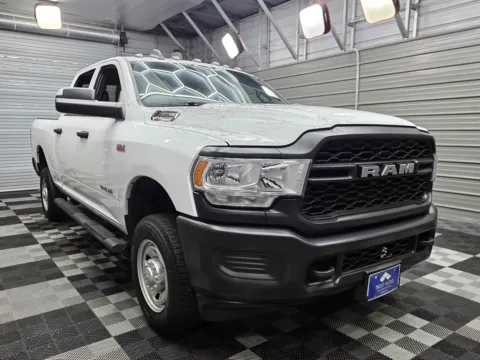 More photos of 2022 Ram 2500 Tradesman 4WD Crew Cab 6-Pass Hemi Pickup Truck at Trust Auto, MD
