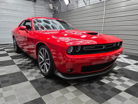 More photos of 2022 Dodge Challenger R/T Hemi Coupe w/Plus/Driver Convenience Pkgs at Trust Auto, MD