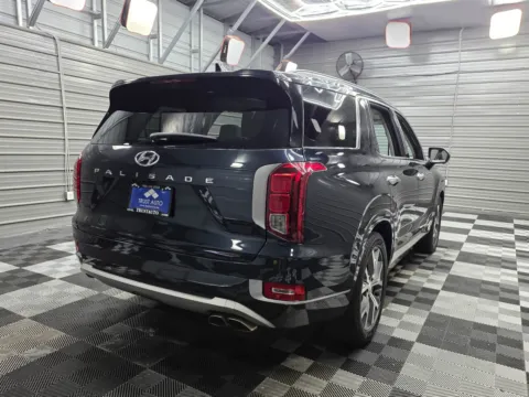 More photos of 2022 Hyundai Palisade Limited at Trust Auto, MD