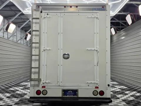 More photos of 2014 Ford Econoline Commercial Cutaway E-350 SD at Trust Auto, MD