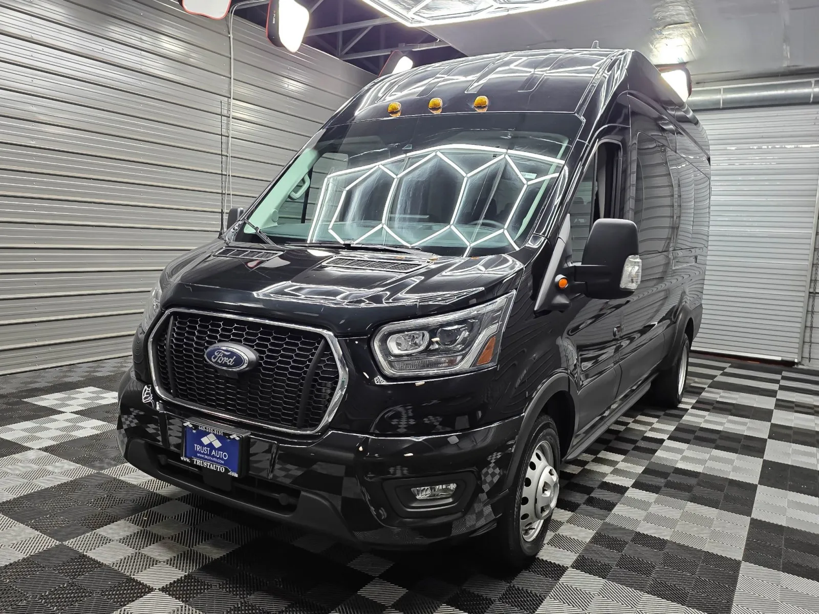 2025 Ford Transit Passenger Wagon XL