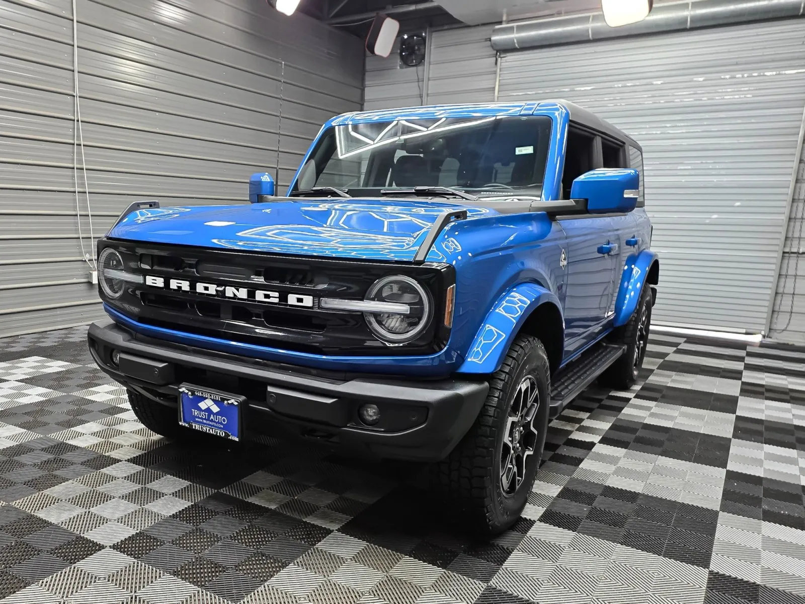 Blue 2022 Ford Bronco Outer Banks 4WD Hard-Top SUV for sale in Sykesville, MD