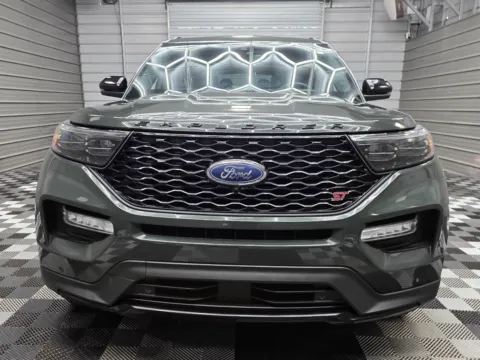 Photos of 2024 Ford Explorer ST for sale in Sykesville, MD at Trust Auto