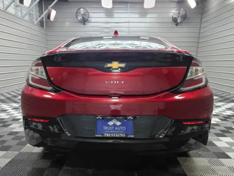 More photos of 2018 Chevrolet Volt LT at Trust Auto, MD