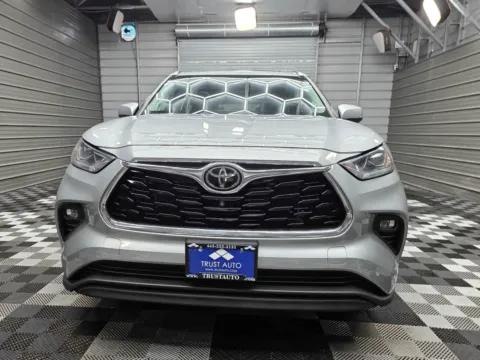 Photos of 2021 Toyota Highlander Platinum for sale in Sykesville, MD at Trust Auto