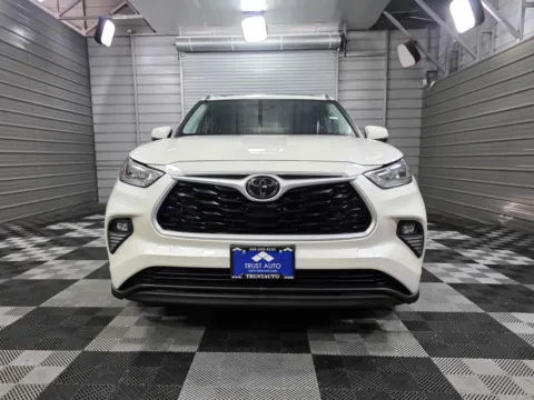 Another view of 2020 Toyota Highlander XLE AWD 8-Passenger SUV for sale in Sykesville, MD at Trust Auto