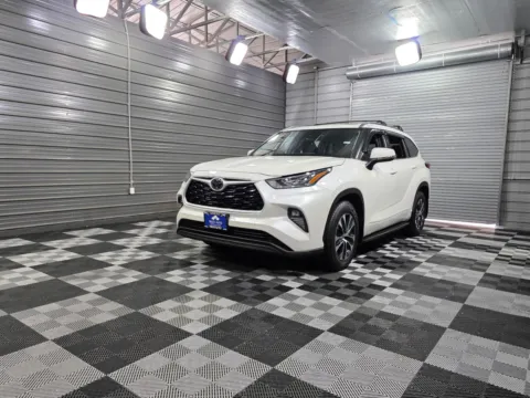 Green 2020 Toyota Highlander XLE for sale in Sykesville, MD