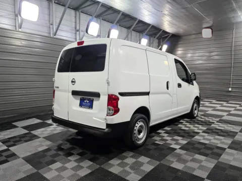 More photos of 2016 Nissan NV200 SV at Trust Auto, MD
