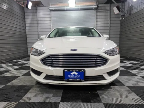 Photos of 2017 Ford Fusion SE for sale in Sykesville, MD at Trust Auto