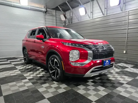 More photos of 2023 Mitsubishi Outlander PHEV SE AWC 8-Passenger Hybrid-Electric SUV at Trust Auto, MD