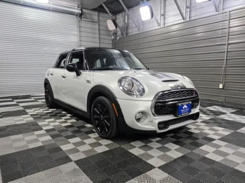 Another view of 2016 MINI Cooper Hardtop 4 Door S for sale in Sykesville, MD at Trust Auto