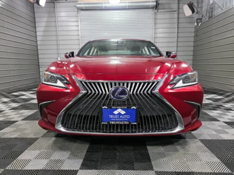 Another view of 2021 Lexus ES 300h Luxury Hybrid Sedan for sale in Sykesville, MD at Trust Auto