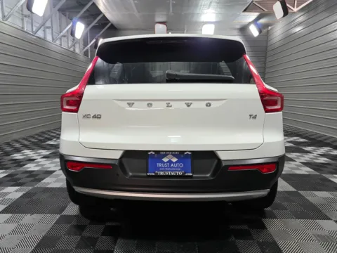 More photos of 2019 Volvo XC40 Momentum at Trust Auto, MD