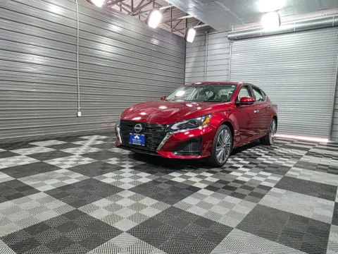 Silver 2023 Nissan Altima 2.5 SL for sale in Sykesville, MD