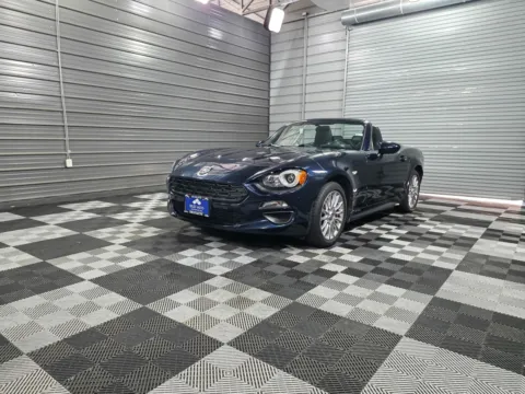 White 2018 FIAT 124 Spider Classica for sale in Sykesville, MD