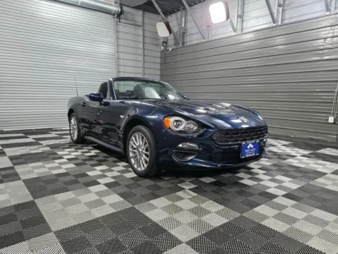 More photos of 2018 FIAT 124 Spider Classica 6-Speed Manual Soft-Top Convertible at Trust Auto, MD