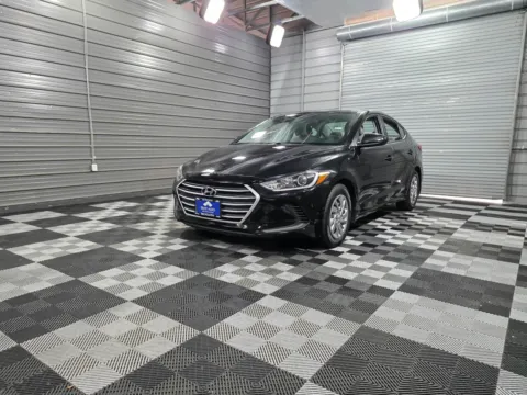 Black 2018 Hyundai Elantra SE for sale in Sykesville, MD