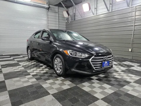 Another view of 2018 Hyundai Elantra SE for sale in Sykesville, MD at Trust Auto