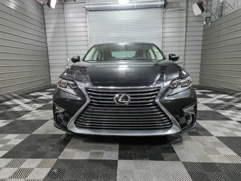 Another view of 2017 Lexus ES 350 4-Door Sedan w/Luxury Pkg for sale in Sykesville, MD at Trust Auto