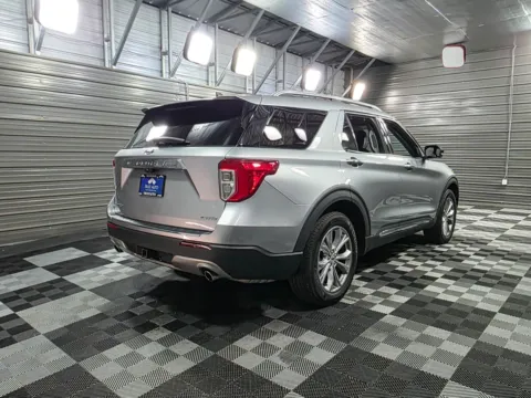 More photos of 2021 Ford Explorer Limited 4WD 7-Passenger SUV at Trust Auto, MD