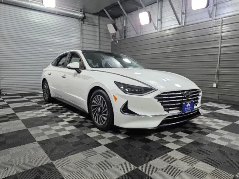 More photos of 2022 Hyundai Sonata Hybrid Limited Sedan at Trust Auto, MD