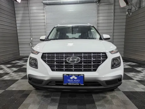 Photos of 2021 Hyundai Venue SEL for sale in Sykesville, MD at Trust Auto