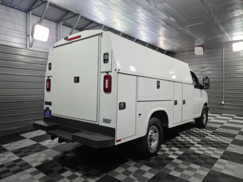 More photos of 2018 Chevrolet Express Commercial Cutaway 3500 at Trust Auto, MD