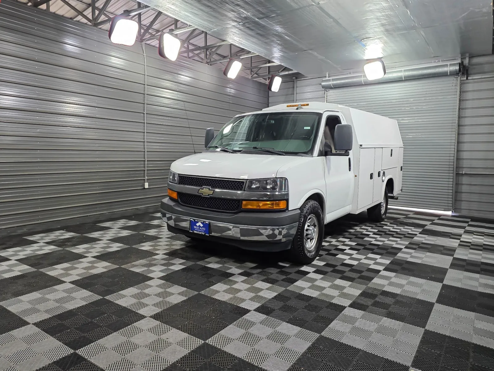 Red 2018 Chevrolet Express Commercial Cutaway 3500 for sale in Sykesville, MD