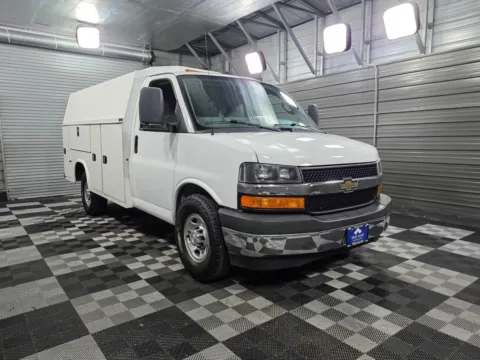 Another view of 2018 Chevrolet Express Commercial Cutaway 3500 for sale in Sykesville, MD at Trust Auto