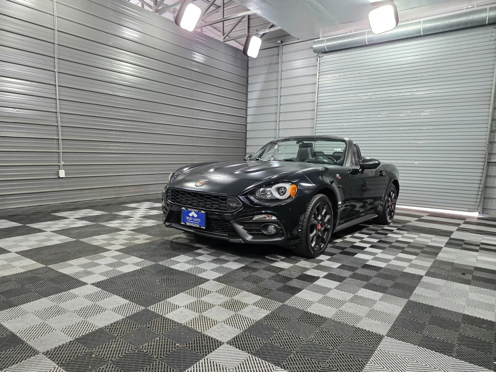 White 2018 FIAT 124 Spider Lusso for sale in Sykesville, MD