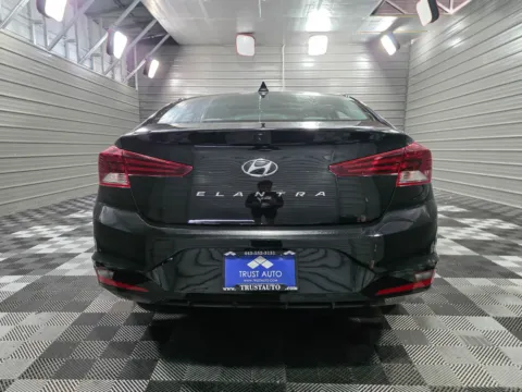 More photos of 2019 Hyundai Elantra Limited at Trust Auto, MD