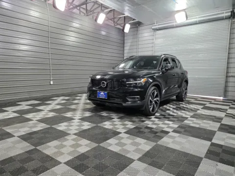 Gray 2019 Volvo XC40 R-Design for sale in Sykesville, MD
