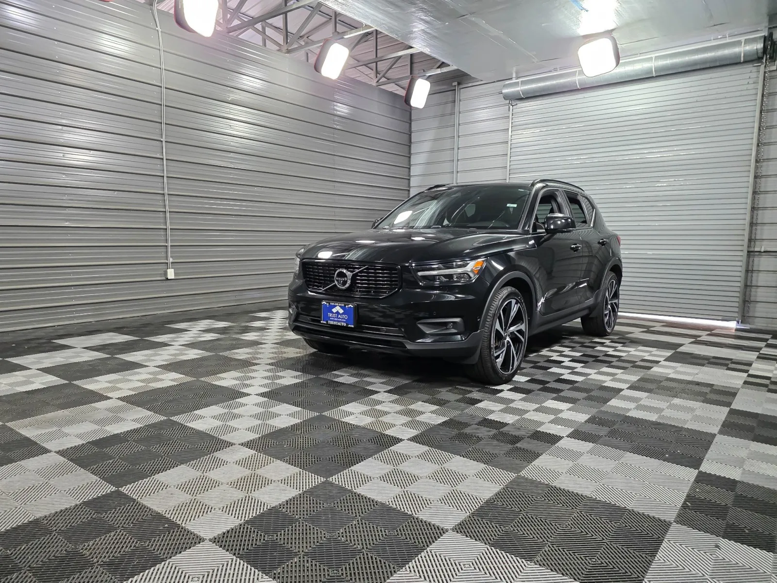 Gray 2019 Volvo XC40 R-Design for sale in Sykesville, MD