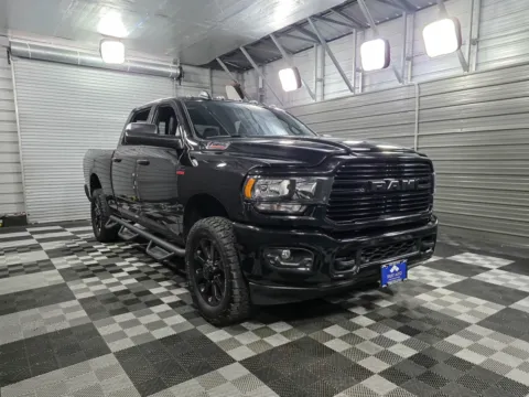 More photos of 2019 Ram 3500 Big Horn 4WD Crew Cab Hemi Pickup Truck w/Level 2/Black Appearance Pkgs at Trust Auto, MD