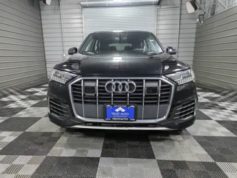 Another view of 2021 Audi Q7 Prestige 55 TFSI Quattro Prestige AWD 7-Passenger Luxury SUV for sale in Sykesville, MD at Trust Auto